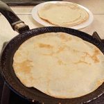 Krep hamuruna neden biraz konyak eklenir: aroma ve dokunun simyası krep-hamuruna-neden-biraz-konyak-eklenir-aroma-ve-dokunun-simyasi.jpg