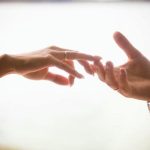 Vücudunuz ilişkinizin yalan makinesine nasıl dönüşür: Sırtınız ağrıdığında ve sorun partnerinizde olduğunda vucudunuz-iliskinizin-yalan-makinesine-nasil-donusur-sirtiniz-agridiginda-ve-sorun.jpg